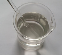 Un bon prix. Faible odeur Faible COV Haute adhérence et transparence Résine antidérapante à base d'eau Brillante résistante à haute température Pour carton en ligne