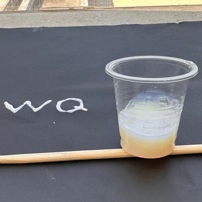 Un bon prix. Émulsion acrylique à base d'eau pour carton et papier kraft en ligne