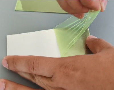 Un bon prix. Résine de masquage temporaire de haute transparence non jaunissante pour vernis à ongles/protecteur en ligne