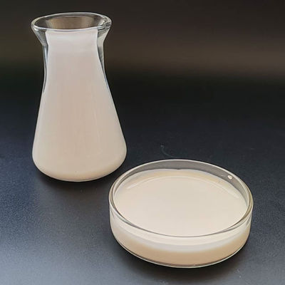 Un bon prix. Transparence Anti-blocage Température de pièce Self-crosslinking Film formant du styrène-acrylique Copolymère émulsion Bon pigment humidification dans les encres Flexo et gravure en ligne