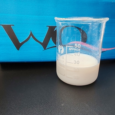 Un bon prix. Émulsion de copolymère acrylique modifié respectueuse de l'environnement avec une bonne résistance à l'eau en ligne